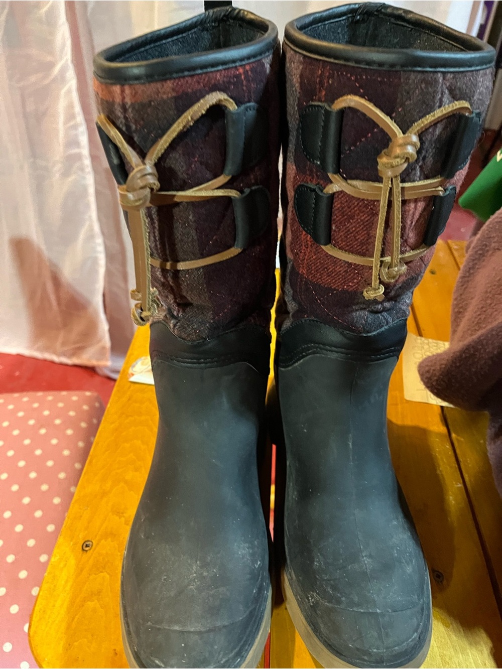 Canadian made Kamik winter boots